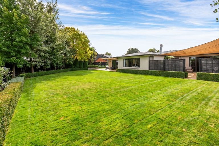 Photo of property in 11 Ashcroft Place, Burnside, Christchurch, 8053