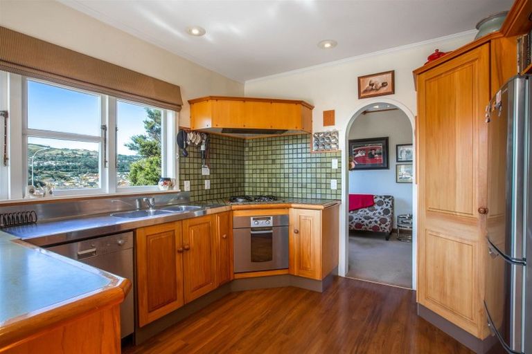 Photo of property in 323 Main Road, Tawa, Wellington, 5028