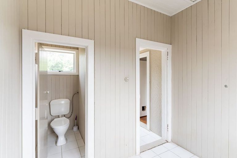 Photo of property in 97 Botanical Road, Takaro, Palmerston North, 4412