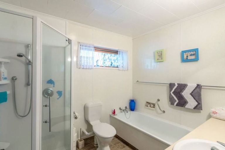 Photo of property in 67 Nimmo Avenue East, Waikanae, 5036