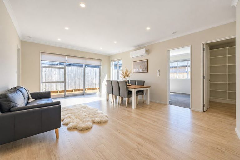 Photo of property in 3 Konoba Avenue, Kumeu, 0810