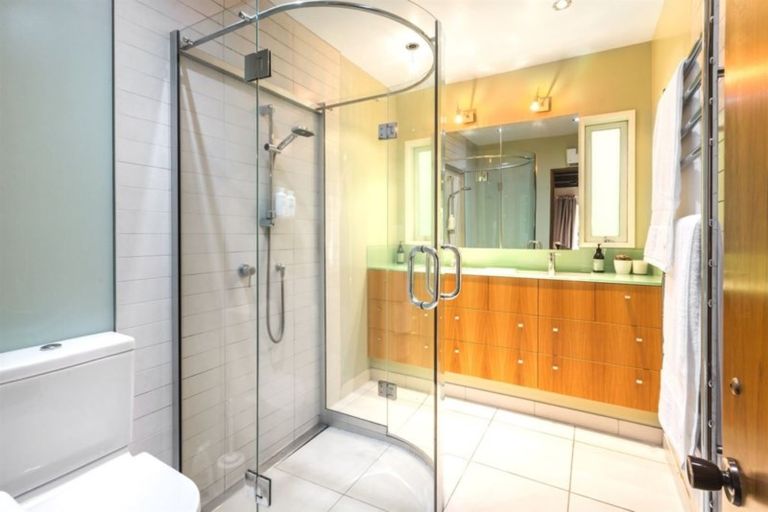 Photo of property in 105 Oriel Avenue, Tawa, Wellington, 5028