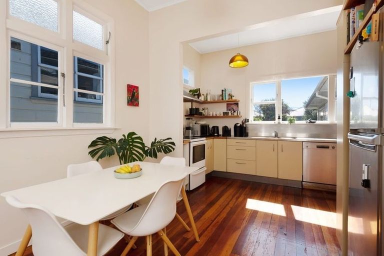 Photo of property in 16 Cockburn Street, Kilbirnie, Wellington, 6022