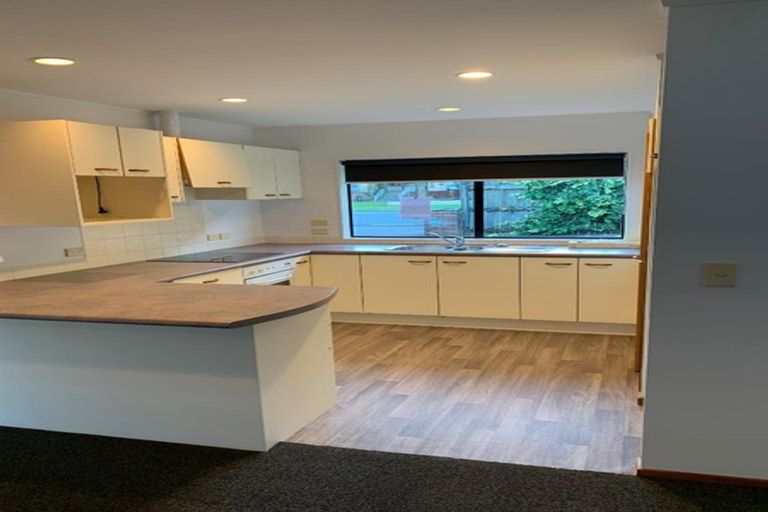 Photo of property in 350e Great South Road, Opaheke, Papakura, 2113