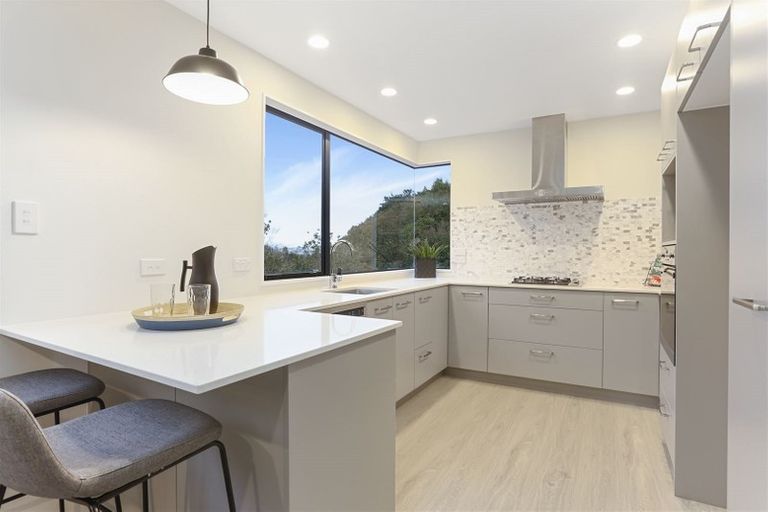 Photo of property in 2/20a Rawene Road, Birkenhead, Auckland, 0626