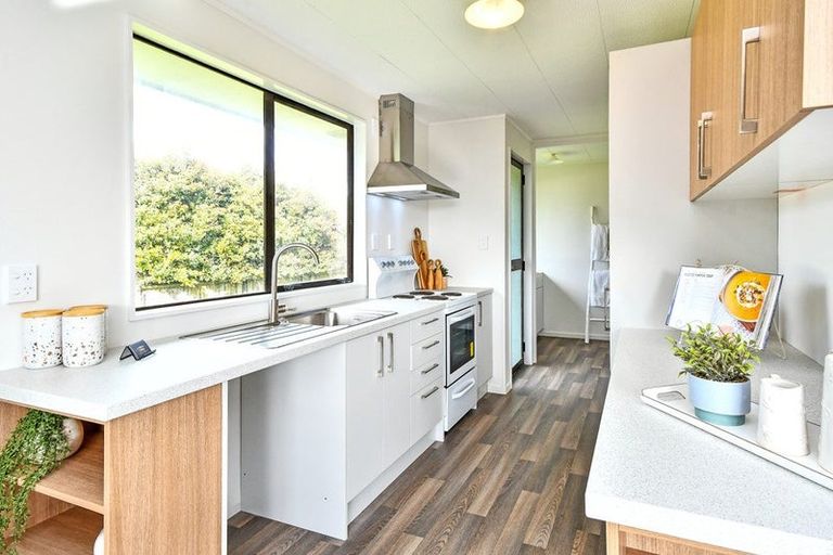 Photo of property in 6 Leaming Place, Clarks Beach, 2122