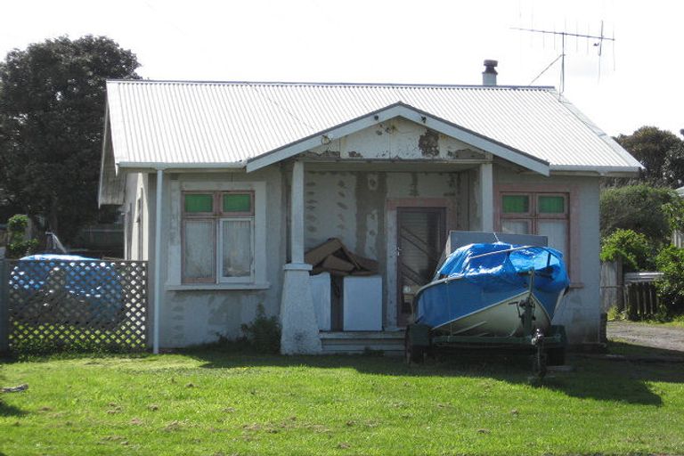 Photo of property in 8 Matai Street, Castlecliff, Whanganui, 4501