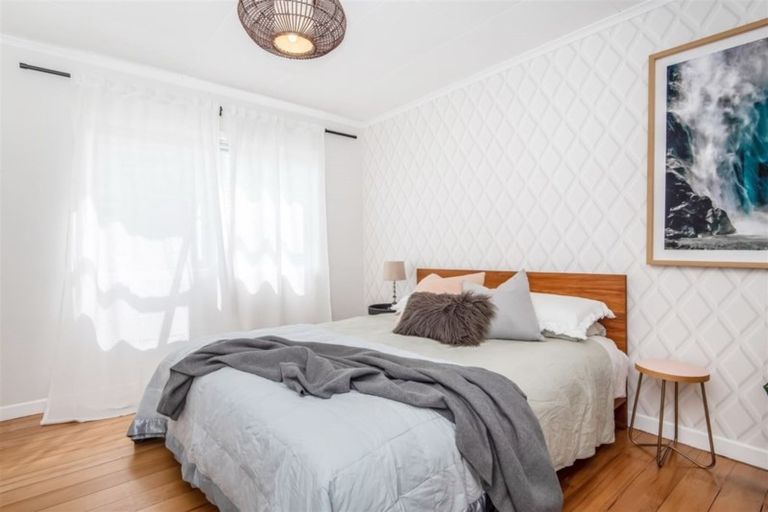 Photo of property in 41 Hanlon Crescent, Narrow Neck, Auckland, 0624