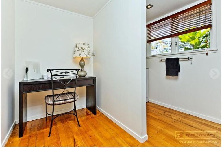 Photo of property in 2/4 Kowhai Road, Campbells Bay, Auckland, 0630