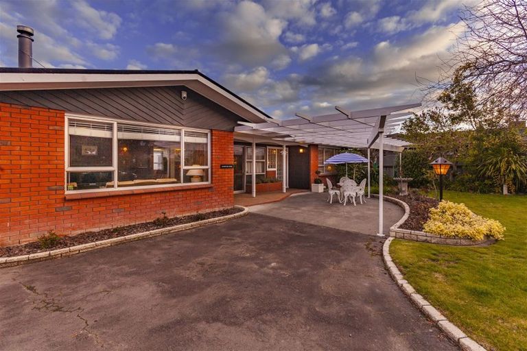 Photo of property in 16 Upham Crescent, Taradale, Napier, 4112