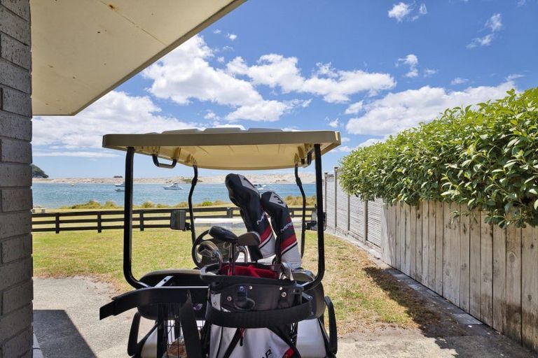 Photo of property in 12 Alamar Crescent, Mangawhai Heads, Mangawhai, 0505