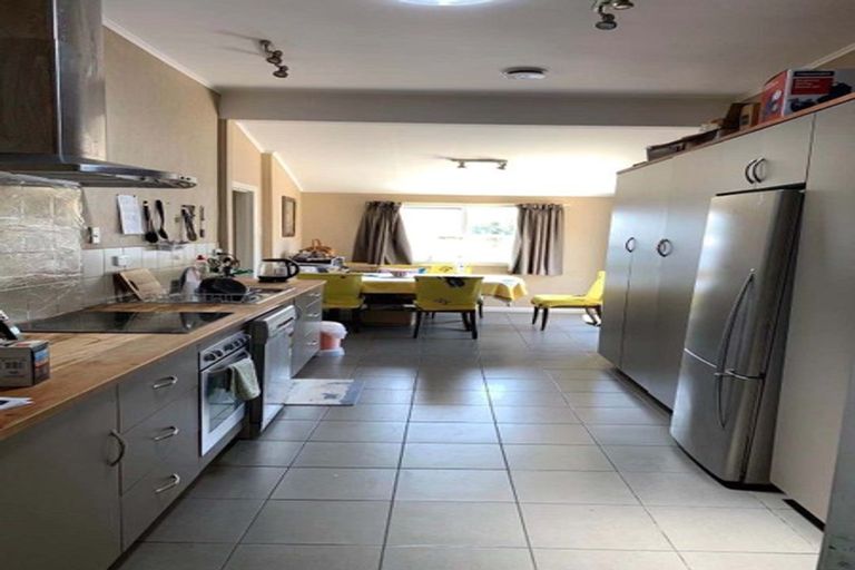 Photo of property in 81 Shamrock Street, Takaro, Palmerston North, 4412