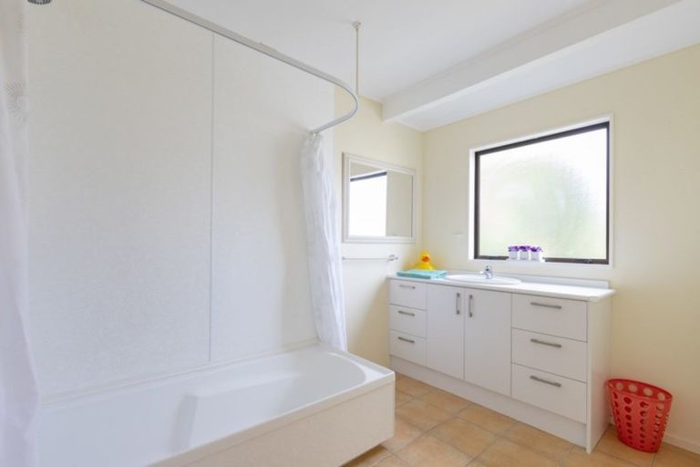 Photo of property in 236 Kaipara Flats Road, Dome Forest, Warkworth, 0981