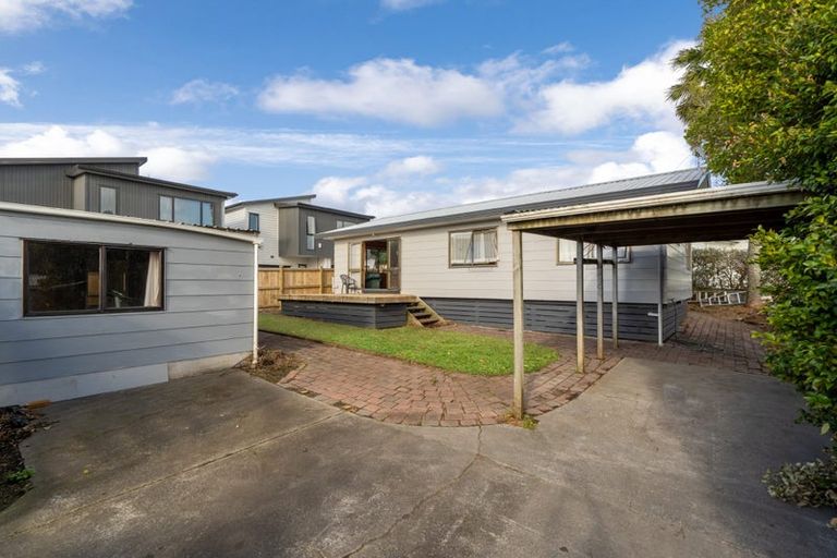 Photo of property in 2/19 Montgomery Avenue, Belmont, Auckland, 0622