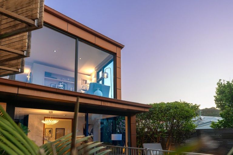 Photo of property in 11 Boardwalk Lane, Seatoun, Wellington, 6022