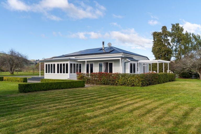 Photo of property in Gladstone Road, Gladstone, 5884