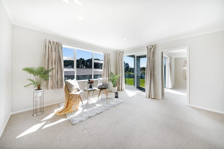 Photo of property in 9 Ken Douglas Drive, Aotea, Porirua, 5024