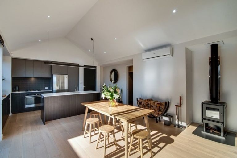 Photo of property in 10 Fife Court, Jacks Point, Queenstown, 9371