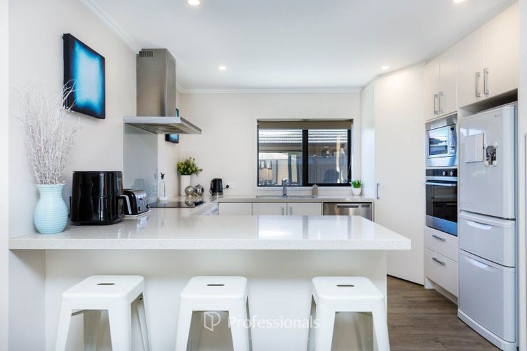 Photo of property in 27 Somerby Mews, Silverstream, Upper Hutt, 5019