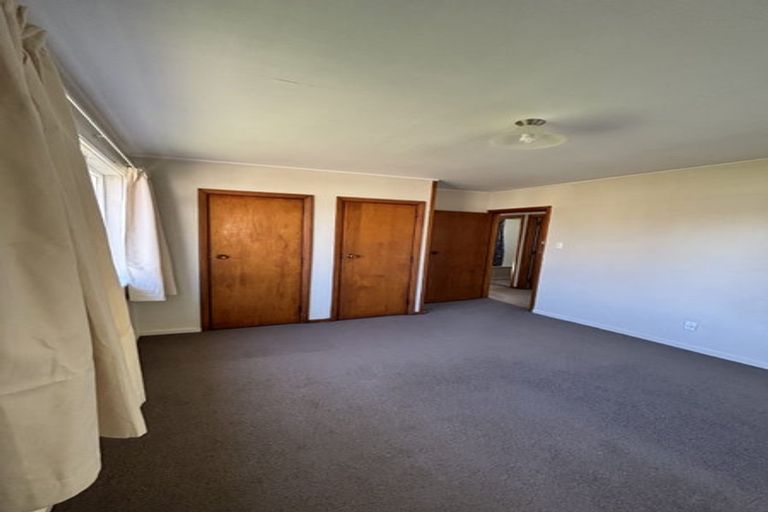 Photo of property in 37 Lambeth Crescent, Redwood, Christchurch, 8051