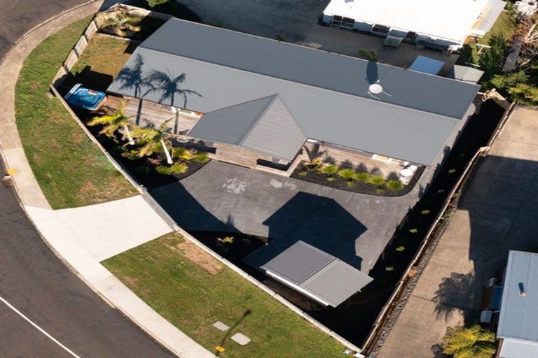 Photo of property in 89 Centennial Drive, Whitianga, 3510