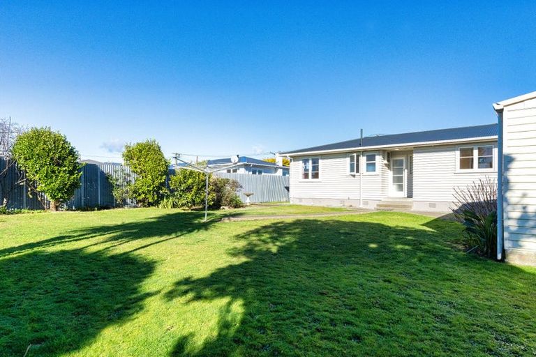 Photo of property in 27 Bledisloe Street, Levin, 5510