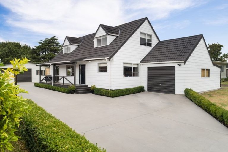 Photo of property in 16 Sheridan Crescent, Leamington, Cambridge, 3432