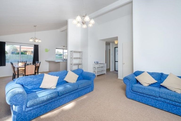 Photo of property in 204b Edmonton Road, Te Atatu South, Auckland, 0610