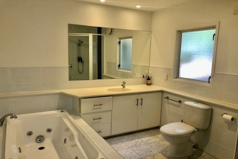 Photo of property in 2/13 Prospect Terrace, Milford, Auckland, 0620