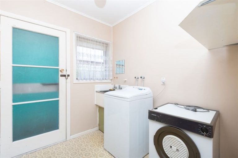 Photo of property in 24 Forest Lake Road, Forest Lake, Hamilton, 3200