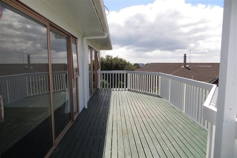 Photo of property in 2/14 Tudor Place, Mairangi Bay, Auckland, 0630