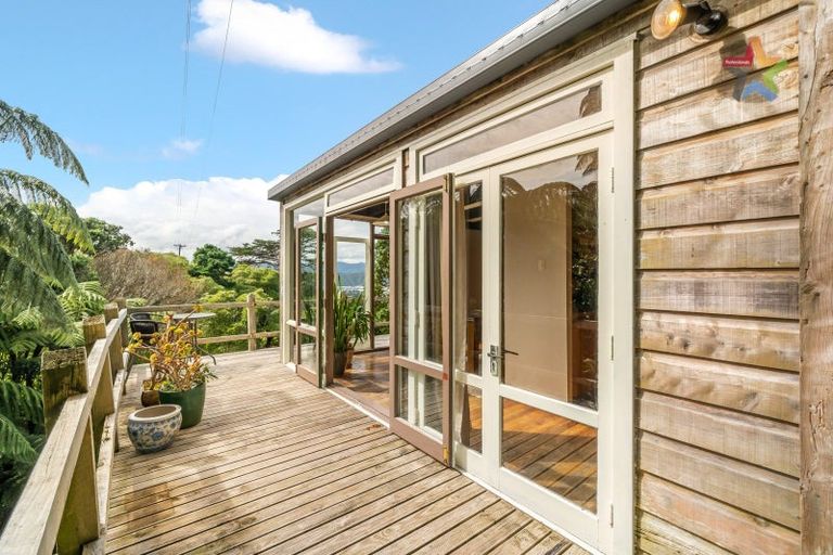 Photo of property in 22 Maungaraki Road, Korokoro, Lower Hutt, 5012