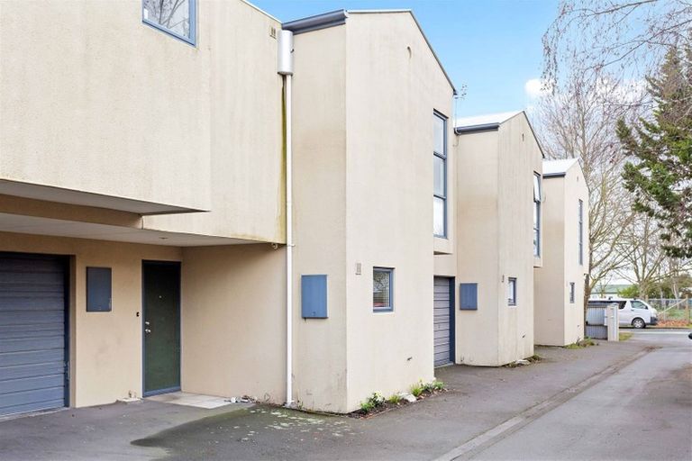 Photo of property in 3/25 Grove Road, Addington, Christchurch, 8024