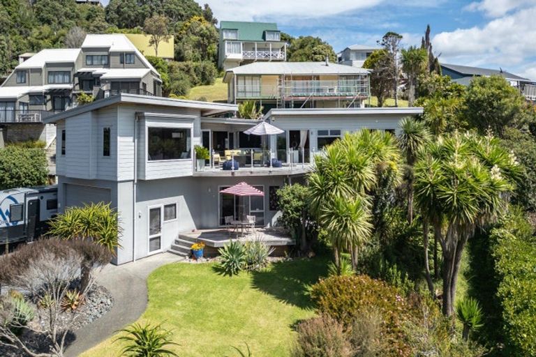 Photo of property in 112 Oratia Place, Onemana, Whangamata, 3691