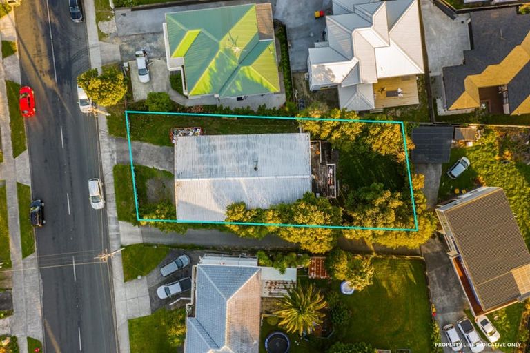 Photo of property in 74 Waimumu Road, Massey, Auckland, 0614