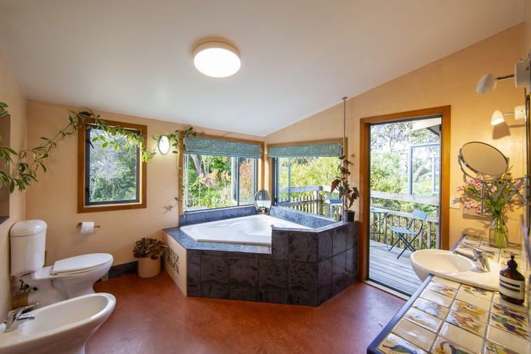 Photo of property in 679 Cove Road, Waipu, 0582