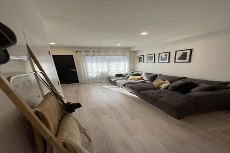 Photo of property in 132 Tiriwa Drive, Massey, Auckland, 0614