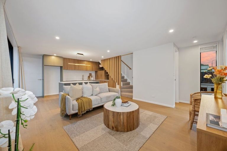Photo of property in 1/100 Innes Road, St Albans, 8052