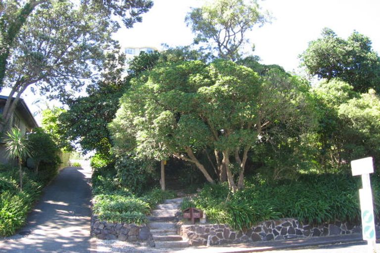 Photo of property in 28 Sylvan Park Avenue, Milford, Auckland, 0620