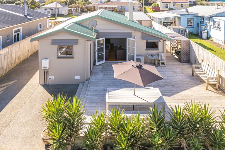 Photo of property in 9 Ashton Terrace, Castlecliff, Whanganui, 4501