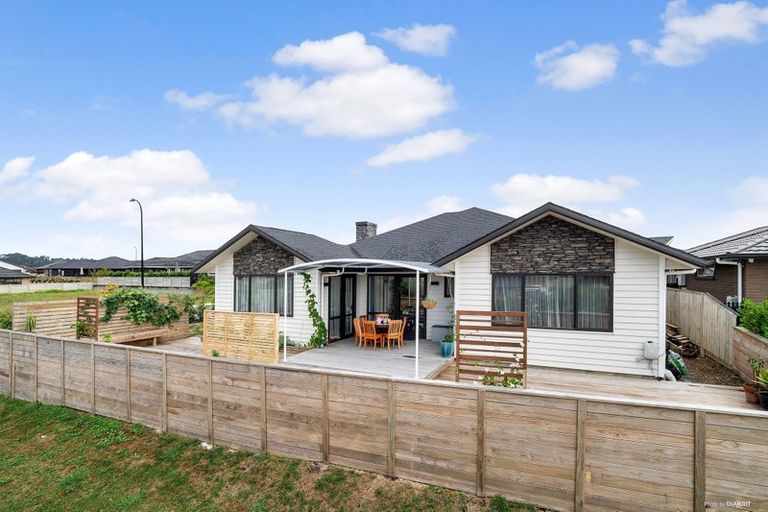 Photo of property in 2 Floyd Road, Riverhead, 0820