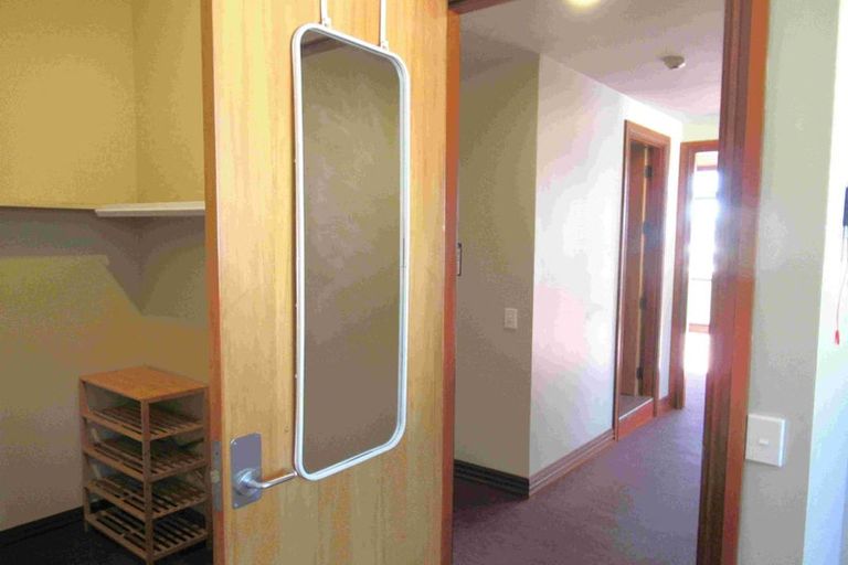 Photo of property in Pirie Street Townhouses, 28/35 Pirie Street, Mount Victoria, Wellington, 6011