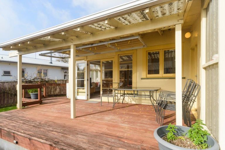 Photo of property in 18 Mahoe Avenue, Takaro, Palmerston North, 4410