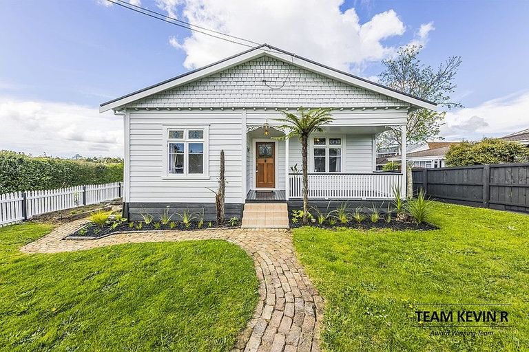 Photo of property in 1/4 Wood Street, Papakura, 2110