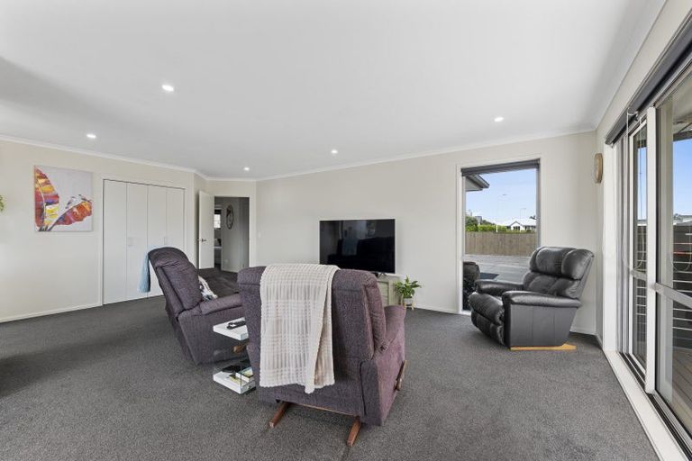 Photo of property in 2 Wentworth Lane, Waiwhakaiho, New Plymouth, 4312