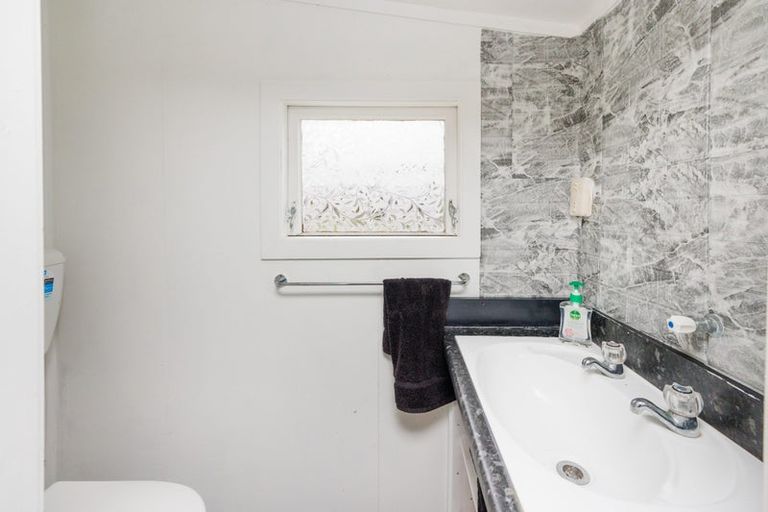 Photo of property in 63 Himatangi Street, Himatangi Beach, Foxton, 4891