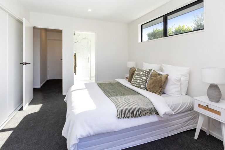 Photo of property in 2/47 Sturrocks Road, Redwood, Christchurch, 8051