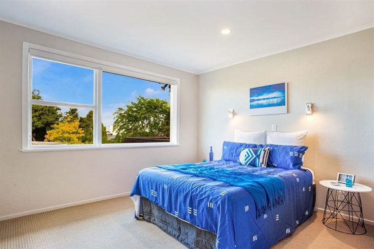 Photo of property in 12 Crompton Road, Massey, Auckland, 0614
