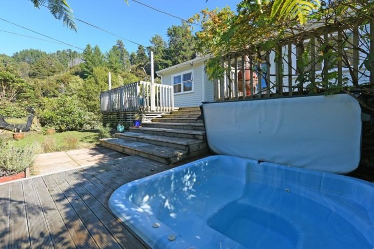 Photo of property in 82 Wyndham Road, Pinehaven, Upper Hutt, 5019
