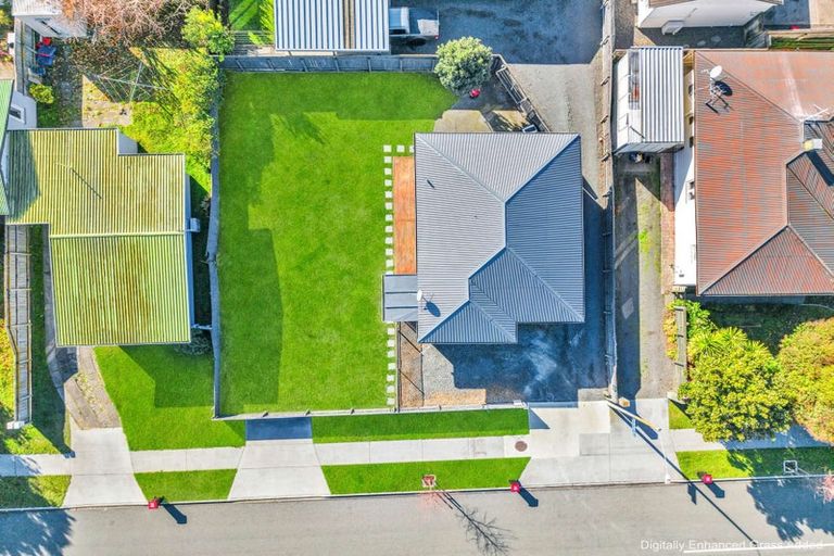 Photo of property in 220 Warwick Road, Mayfair, Hastings, 4122